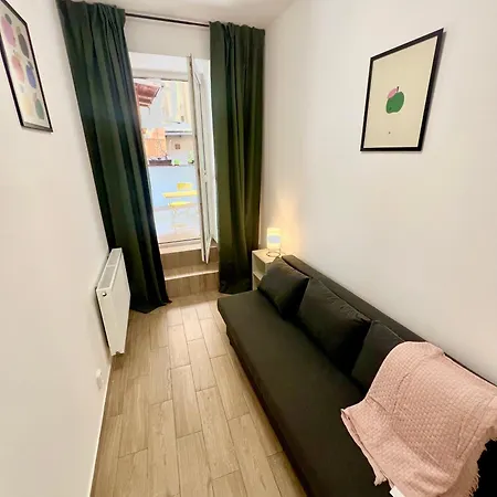 Holeckova125 *